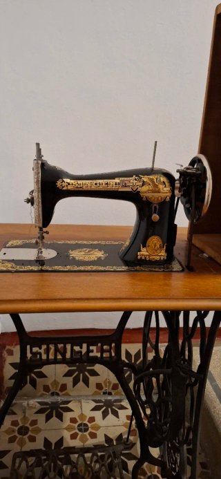 Máquina de coser antigua Singer
