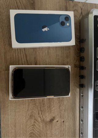 iPhone 13 Azul/Dorado