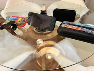 Nintendo Switch 2 + 3 juegos + funda