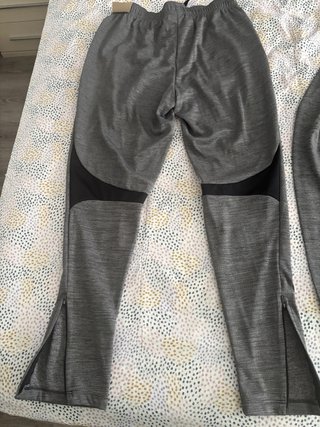Conjunto deportivo Nike gris y negro