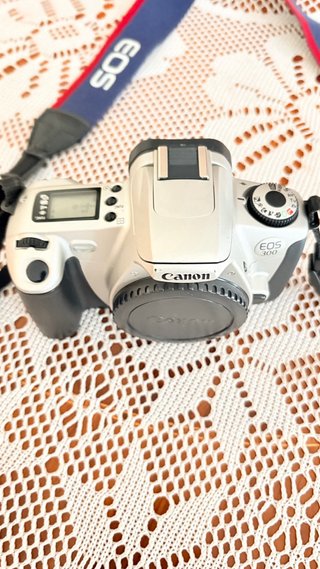 Cámara Canon EOS 300 Réflex/analógica EXCELENTE