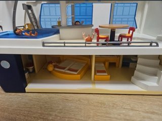 Crucero Playmobil con algunas figuras