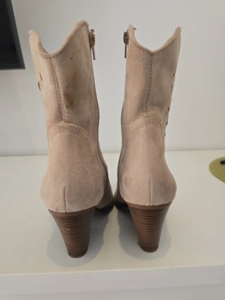 Botas camperas ante beige