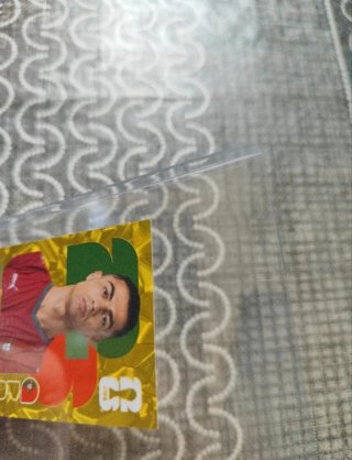 Cristiano Ronaldo gold crumple por15