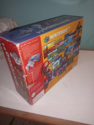 Consola Nintendo 64 en caja