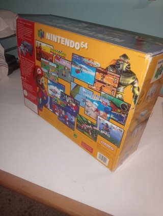 Consola Nintendo 64 en caja