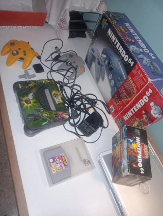 Consola Nintendo 64 en caja