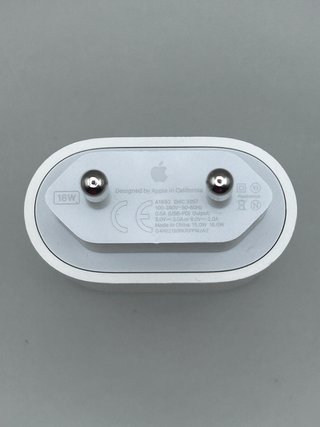 Cargador Apple 18W Original A1692