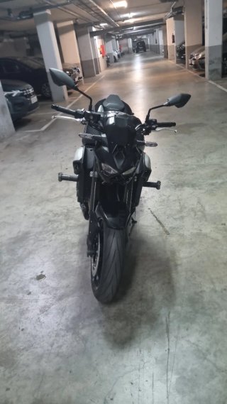 Kawasaki Z900 Negra/Gris