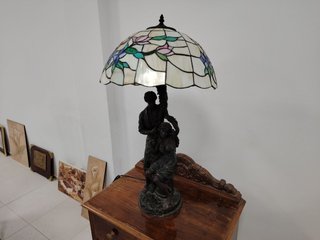 Lámpara Tiffany Vintage Figuras
