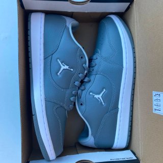 Zapatillas Jordan Grises