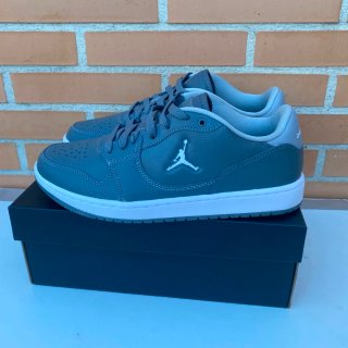 Zapatillas Jordan Grises