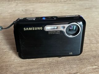Cámara Multimedia Samsung i8 y como MP3 y PMP