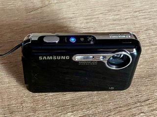 Cámara Multimedia Samsung i8 y como MP3 y PMP