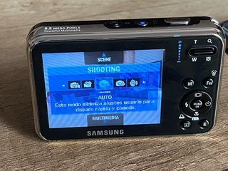 Cámara Multimedia Samsung i8 y como MP3 y PMP