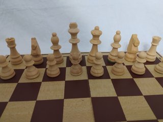 Piezas de ajedrez de madera.