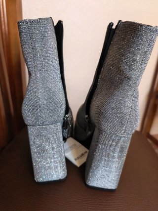 Botas Pull&Bear plateadas talla 36