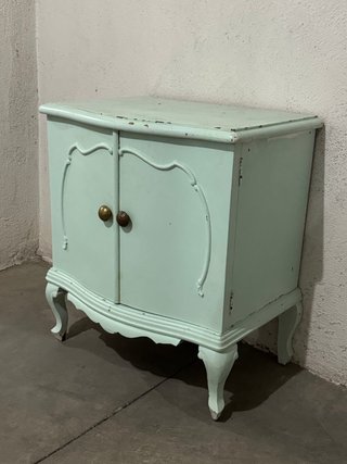 Mesa auxiliar o mesita de noche