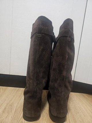 Botas  italianas marca  Mimmu de ante marrones