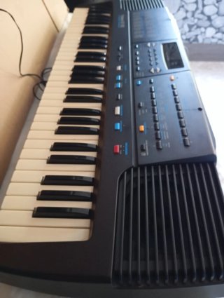 Teclado Roland E-12 Vintage