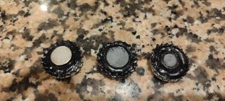 Imanes y llaveros retro chapas recicladas