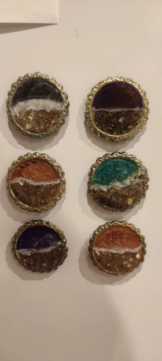 Imanes y llaveros retro chapas recicladas