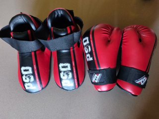 Guantes y protectores de pies Taekwondo talla M.