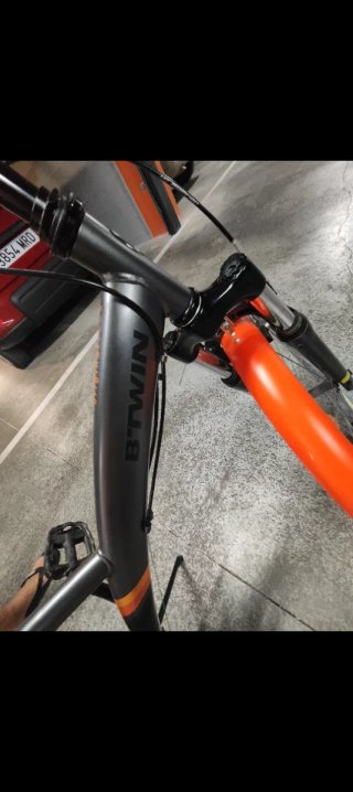 Bicicleta Urbana Naranja y Negra