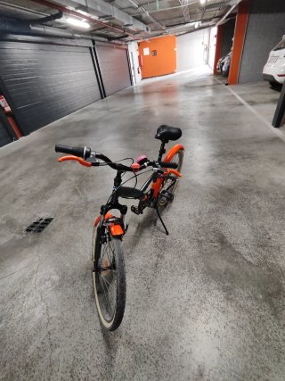 Bicicleta Urbana Naranja y Negra