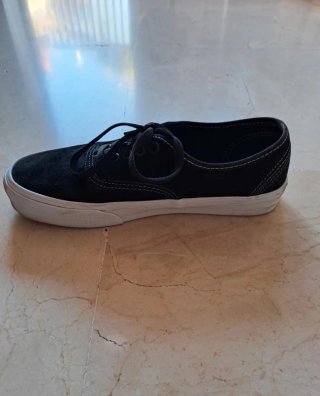 Zapatillas VANS Negras de Terciopelo