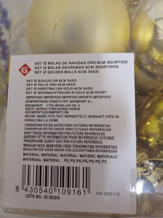 Adornos Navideños: Bolas y Lazos