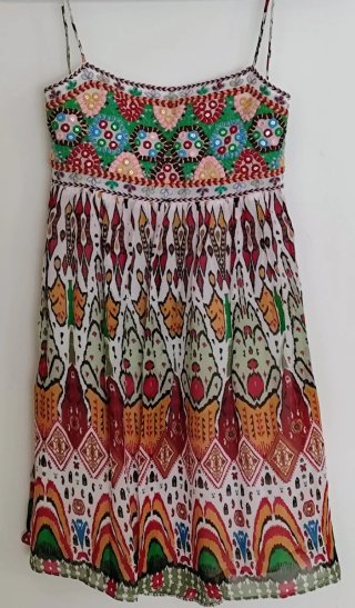 Vestido Zara bordado talla XS