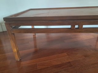 Mesa de Centro Oriental de Madera Maciza
