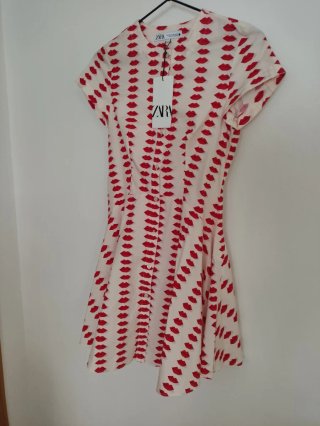 Vestido Zara estampado labios rojo XS