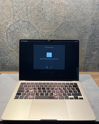 MacBook Air M2 13,6 2022 8GB/256GB