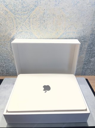 MacBook Air M2 13,6 2022 8GB/256GB