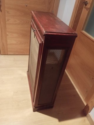 Dos cubre radiadores de madera
