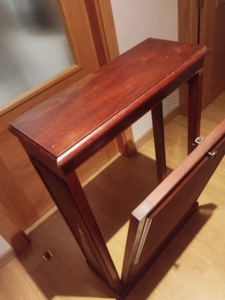 Dos cubre radiadores de madera