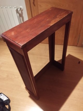 Dos cubre radiadores de madera