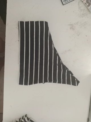 Top de una manga a rayas
