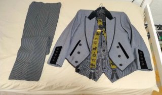 Precioso traje de corto con 40 años y puesto 2 vec