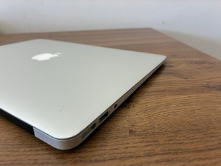 MacBook Air 2015 i5 8GB RAM 500GB SSD