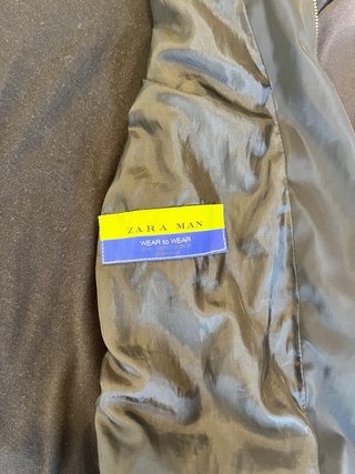 Chaqueta ZARA MAN con capucha negra