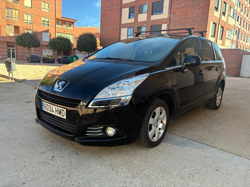 Peugeot 5008 1.6 HDI FAP Access 2013
