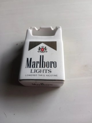 Raro posacenere vintage Marlboro Lights in ceramic