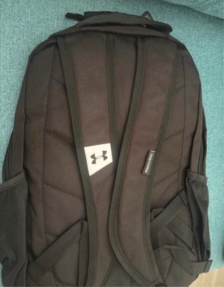 Mochila Under Armour Negra y Gris