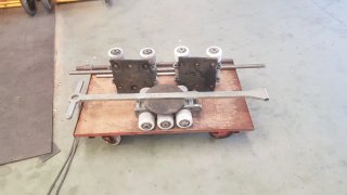 Tanquetas para movimiento de maquinaria