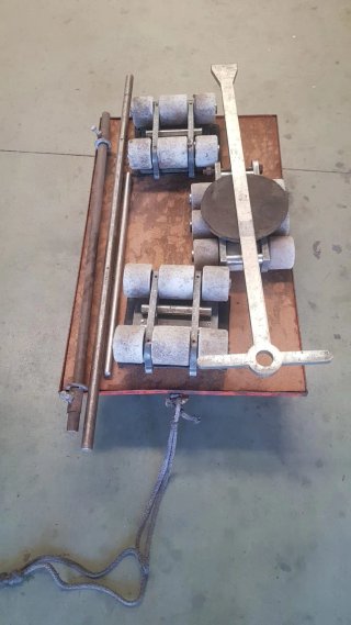 Tanquetas para movimiento de maquinaria