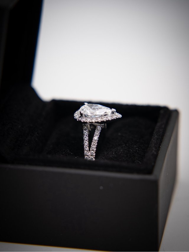 Anillo Diamantes 1.53ct Corte Pera