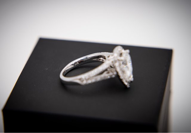 Anillo Diamantes 1.53ct Corte Pera